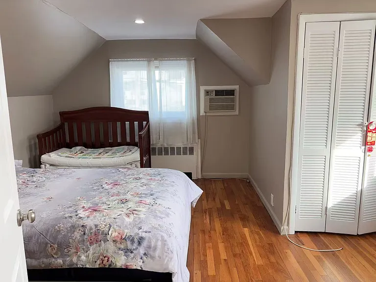 3700 Alcona St — Photo 7