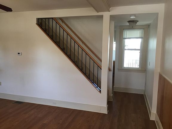 Living Room w-Stair