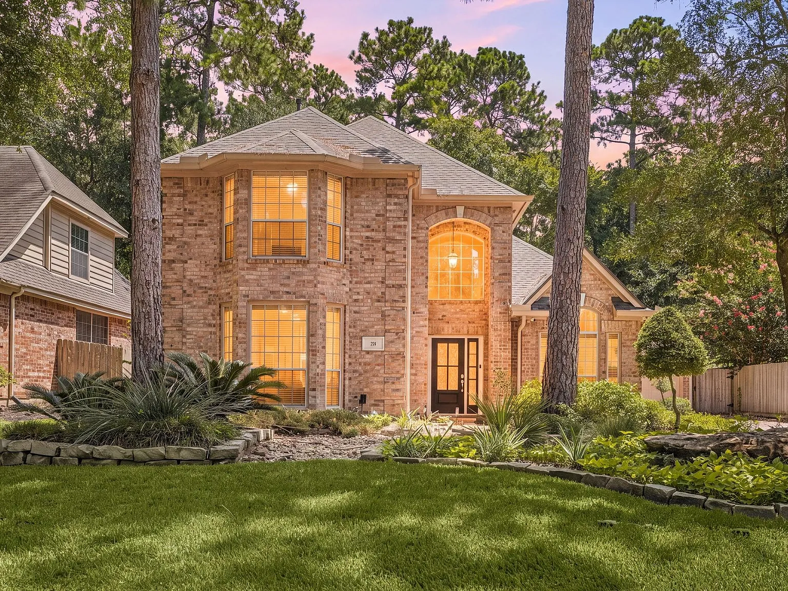 4 bed, 3.5 bath, 2826 sqft, $3,400 — Photo 1