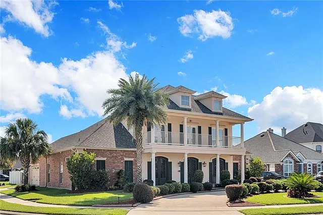 5 bed, 3.0 bath, 3471 sqft, $6,000 — Photo 2