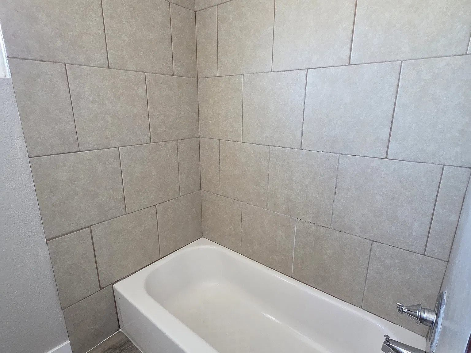 529 North Cir — Photo 4