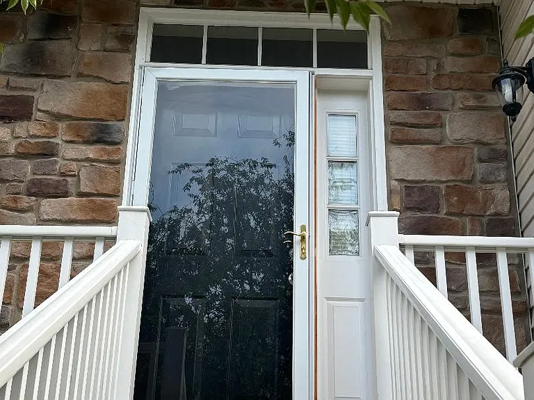 420 Lynrose Ct — Photo 1