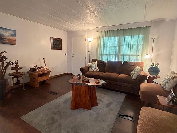 4th image of 1430 Ridgewood Dr