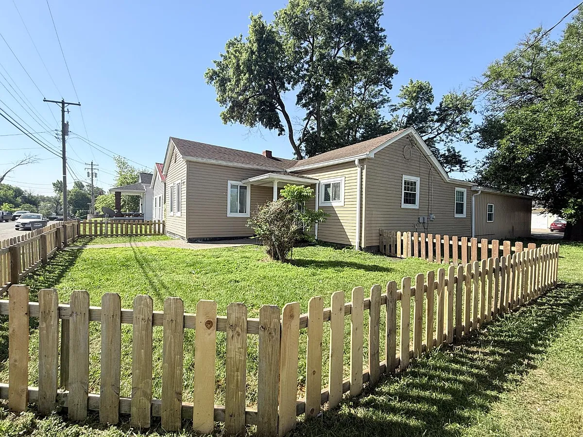 Unit Photo - 1029 Thomas V Bryant Dr