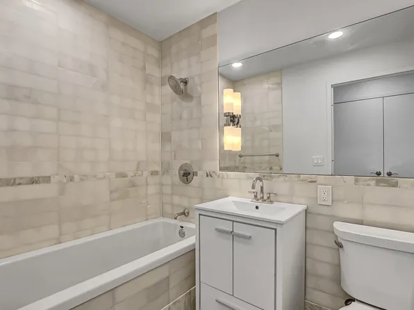 635 West 42nd Street image 20 of 28