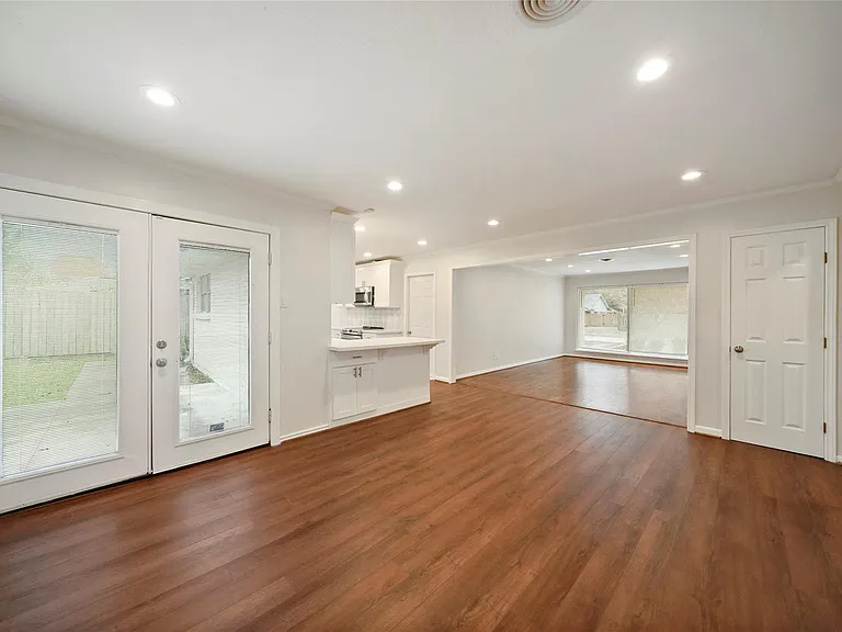 1807 Shadow Bend Dr — Photo 5