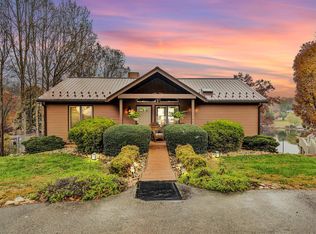 311 Indian Pointe Dr, Hardy, VA 24101