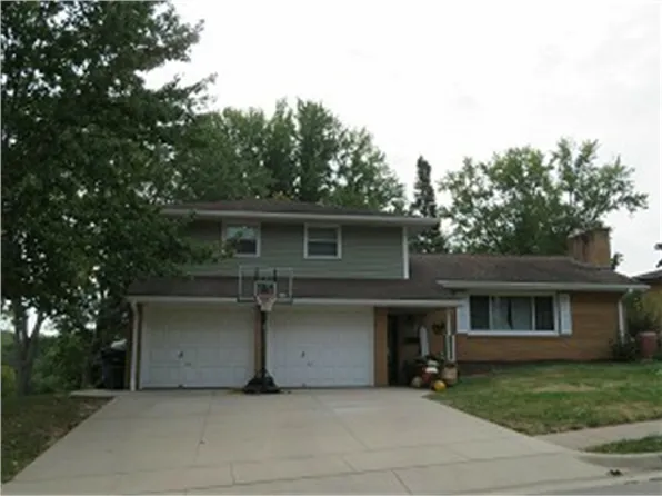 2850 Northridge Dr, Dubuque, IA 52001