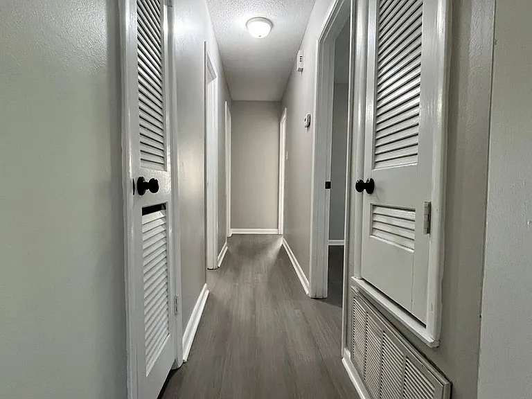 203 Lynn Ln — Photo 8