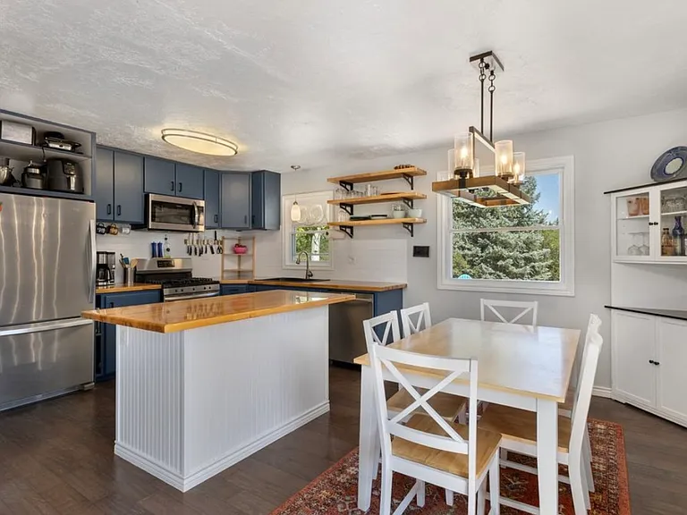 406 High Meadow Ct — Photo 4