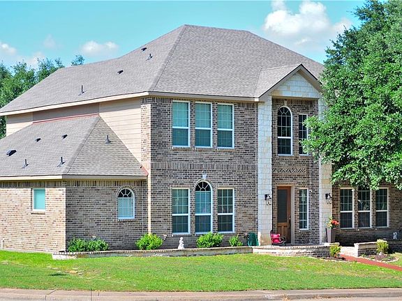 2nd image of 909 Hideaway Pl