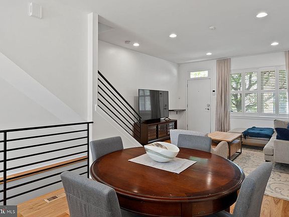 5th image of 1836 Manton St