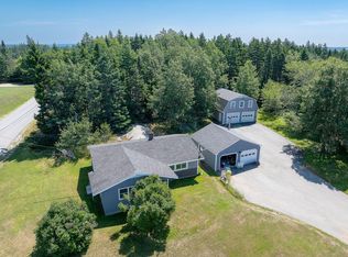 129 N North Main St, Stonington, ME 04681