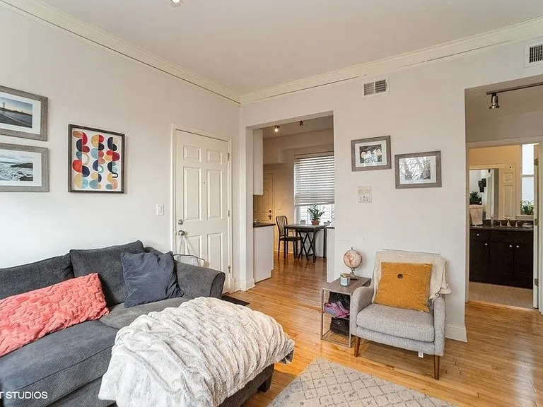 2411 N Talman Ave — Photo 6