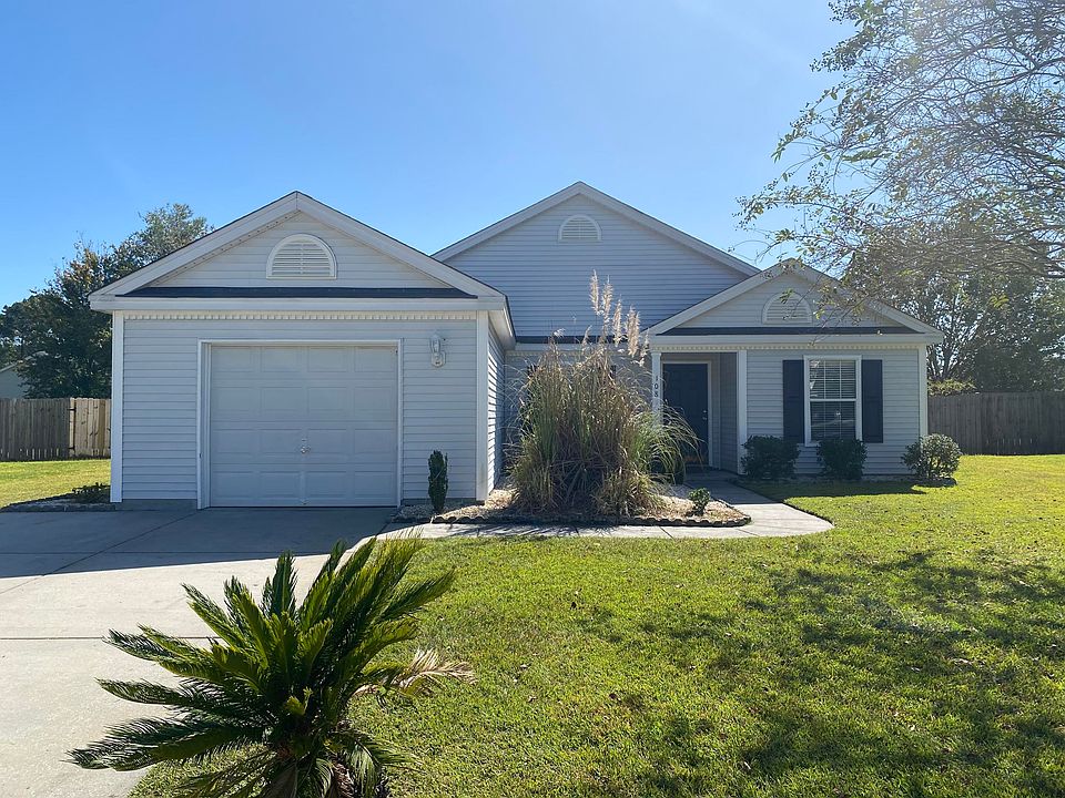 1st image of 108 Hunters Wood Dr