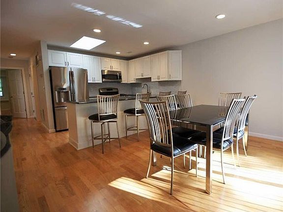 4th image of 309 Sara Cir