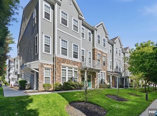 13 Dahlia Ln, Garfield, NJ 07026