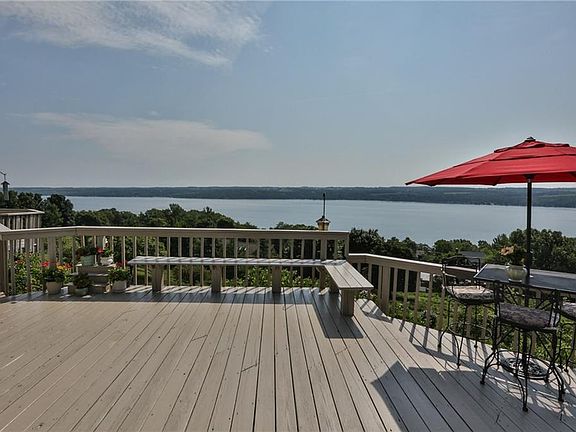 3rd image of 4553 Vista Dr