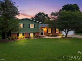 2219 36th Ave NE, Hickory, NC 28601