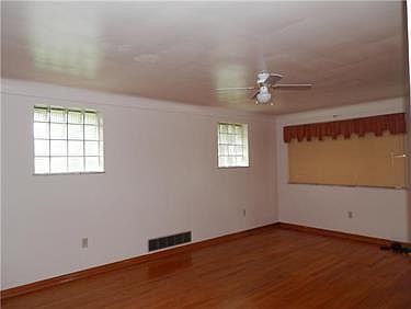 4th image of 2713 Harrison St
