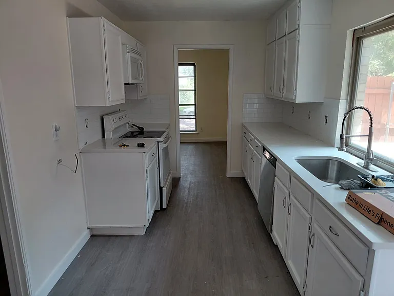3314 Excalibur Cir — Photo 6