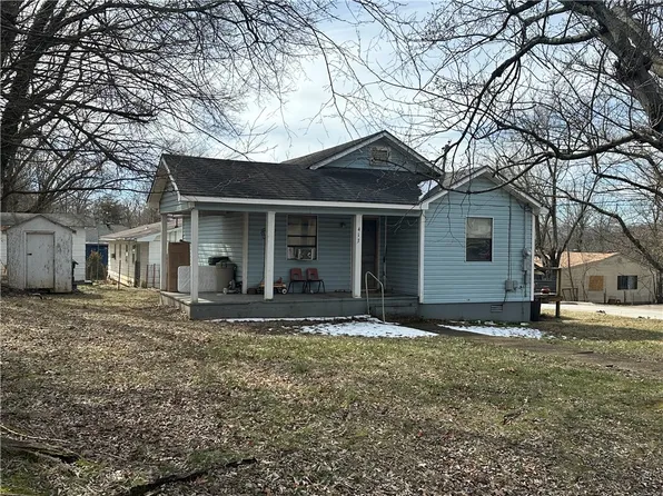 413 W Church Ave, Berryville, AR 72616