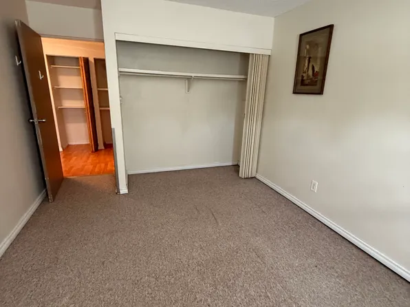 11255 31st Ave NW #14, Edmonton, AB T6J 3V6