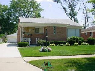 24290 Westhampton St, Oak Park, MI 48237