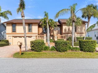127 6th St E, Tierra Verde, FL 33715