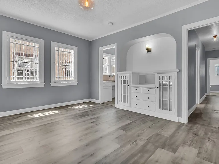 1441 W 53rd St — Photo 3