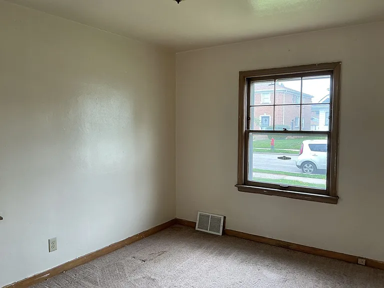 4643 N Parkway Ave — Photo 5