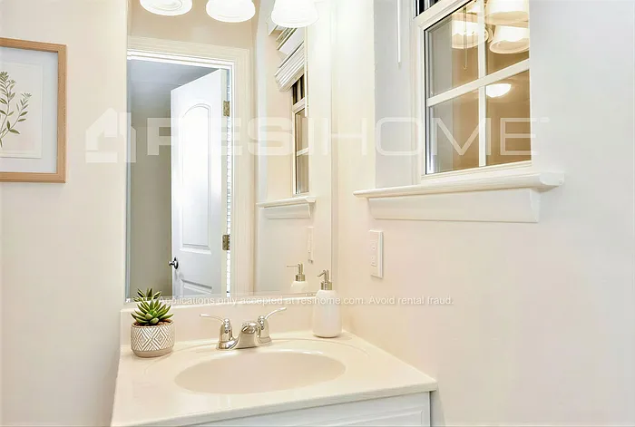 100 Vanderford Ln — Photo 11