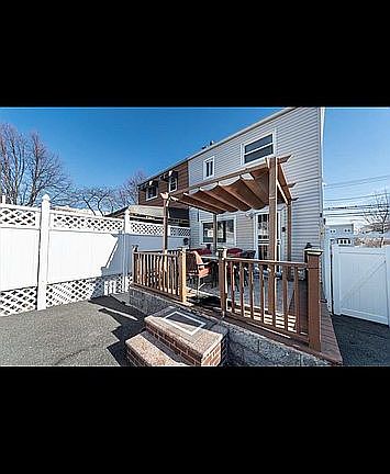 3rd image of 813 Havemeyer Ave