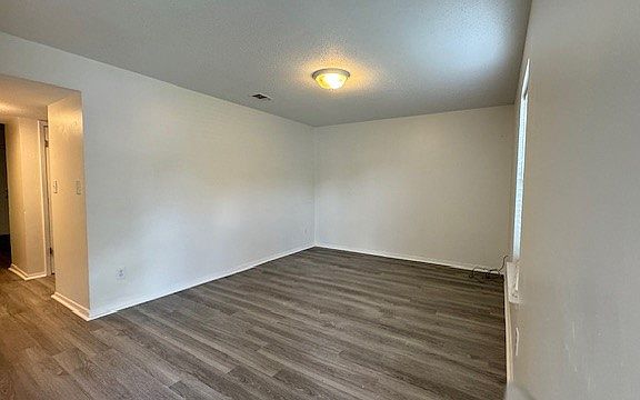 2nd image of 15241 Parkwood Dr N