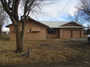 1411 N Center Ave, Hardin, MT 59034