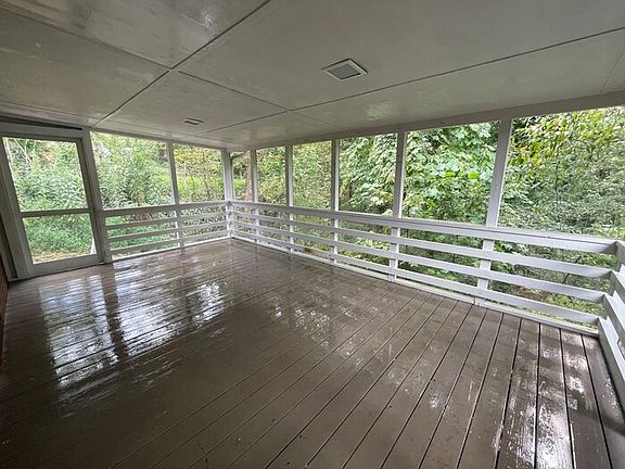 4th image of 207 Northwestern Dr