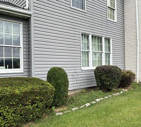 2nd image of 10115 Country View Ln