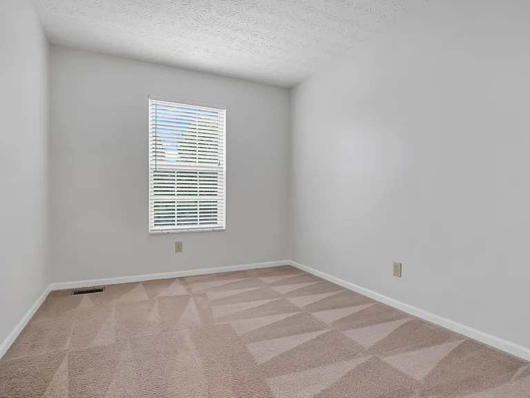 522 Farm Hill Ct — Photo 29