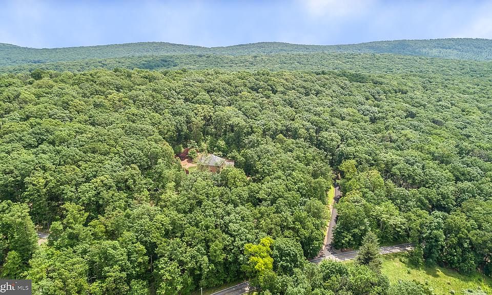 2nd image of 8015 Mountain Laurel Rd