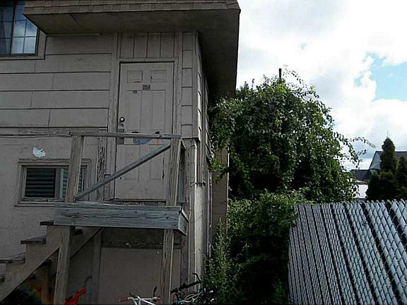 5th image of 1040 Mineral Spring Ave