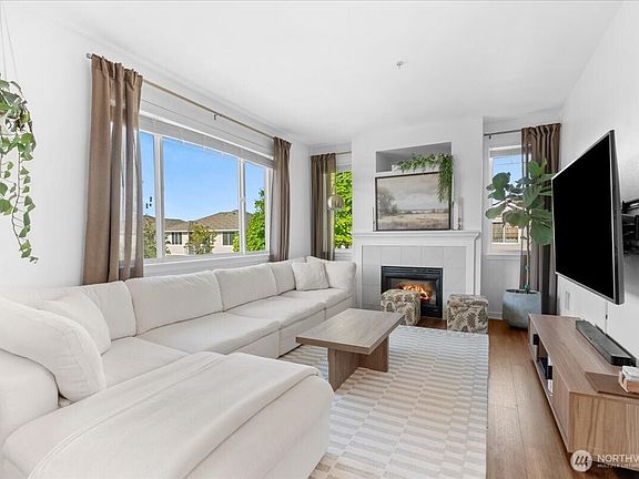 3rd image of 6129 Lindsay Avenue SE #F