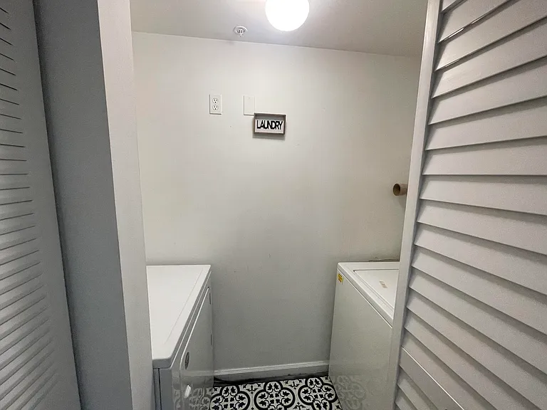 1919 Van Buren St #109A — Photo 6