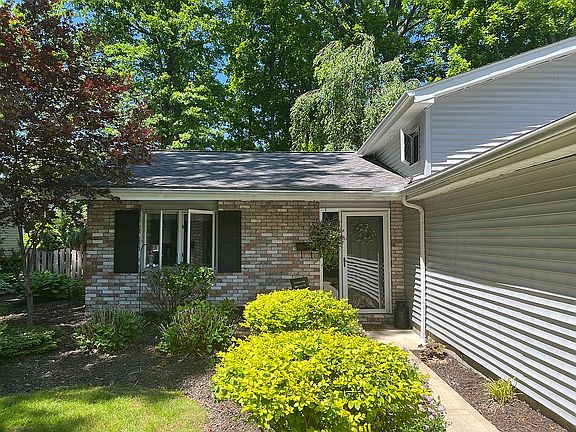2nd image of 9532 Driftwood Dr