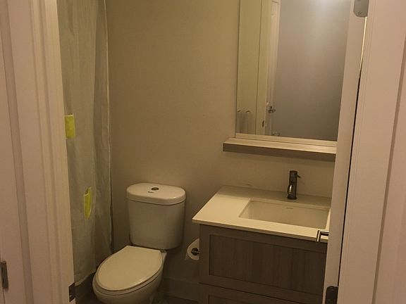 3rd image of 411 Mackay St
