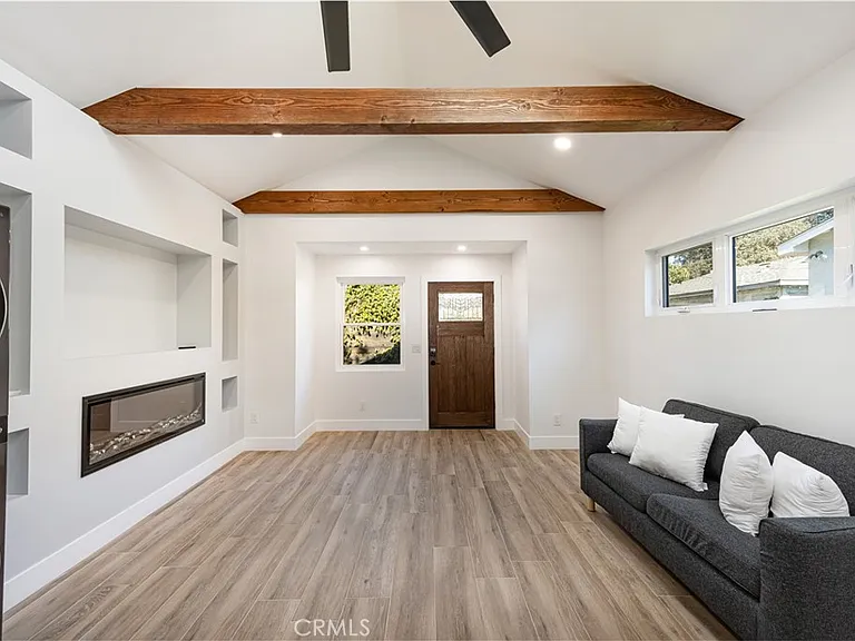 211 Florence Pl #A — Photo 5