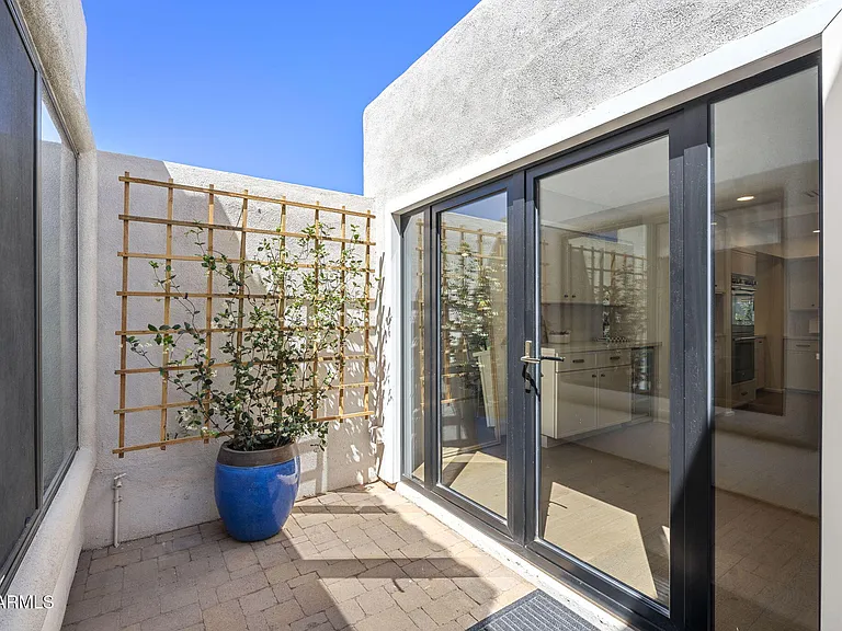 7602 E Via Del Reposo — Photo 25
