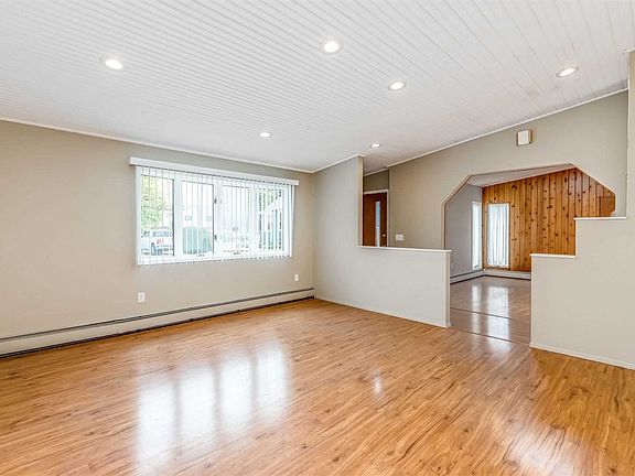 4th image of 160 Baylawn Ave