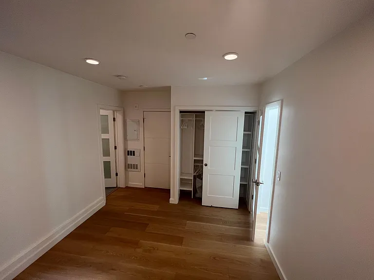 Bedroom with 5' closet