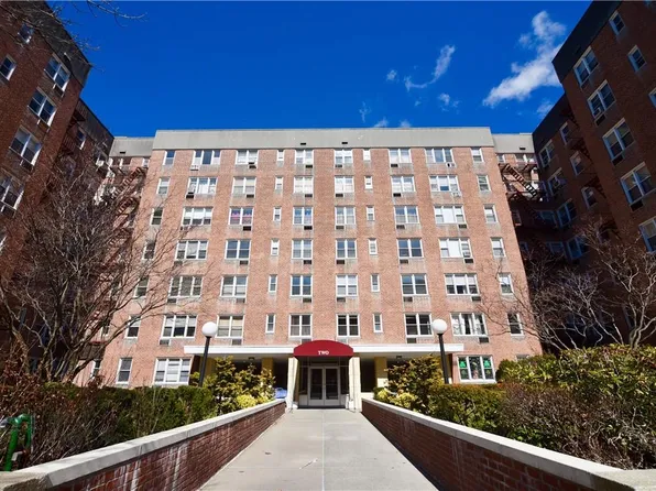 4 Sadore Lane #3C, Yonkers, NY 10710