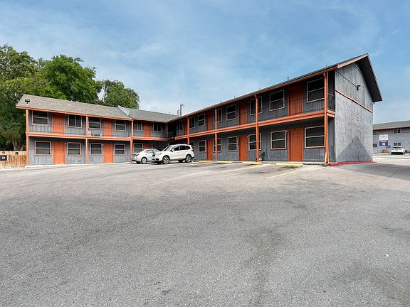 5th image of 427 Montrose Ave #106